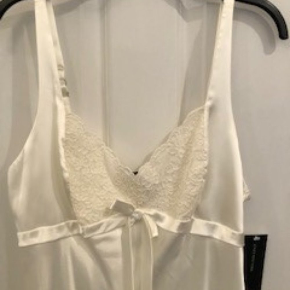 Jones NY White / Bone Gown - Brand New